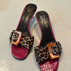 Donald Pliner mules made in Italy with leopard print detail